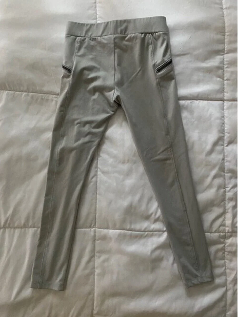 Converse Girls Gray Leggings with Zipper Pockets - Size Small 8 to 10 yrs.